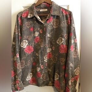 Natural Reflections Women’s 1X Floral Collared Button Up Shirt